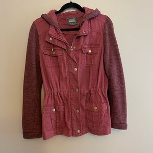 Jean jacket with sweatshirt material arms and hood